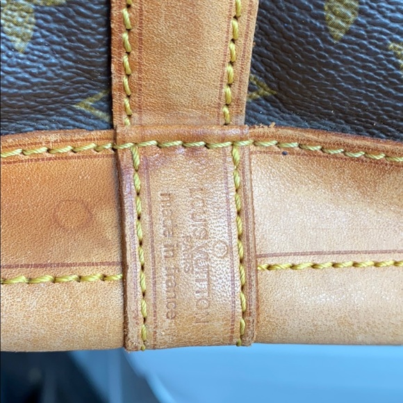 Louis Vuitton Bucket GM - Picture 12 of 17